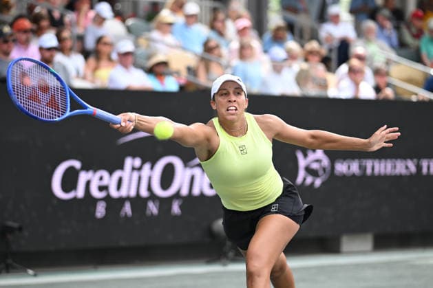April 3, 2026, Charleston, South Carolina, USA: MADISON KEYS of the United States returns a shot to Bencic of Switzerland during the Credit One Charleston Open at Credit One Stadium. Keys won 4:6 6:3 6:2. Charleston USA - ZUMAv134 20260403_zsp_v134_056 Copyright: xMaxwellxVittoriox