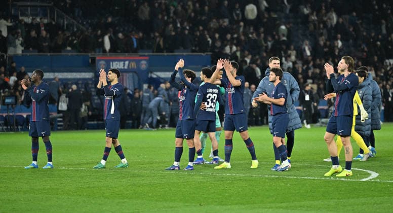 PSG vs Toulouse: French Ligue 1 PARIS, FRANCE - APRIL 03: Players of Paris Saint - Germain applaud their fans following the French Ligue 1 (L1) soccer match between Paris Saint-Germain (PSG) and Toulouse FC at Parc des Princes stadium in Paris, France on April 03, 2026. Mustafa Yalcin Anadolu Paris France. Editorial use only. Please get in touch for any other usage.  Copyright: x2026xAnadoluxMustafaxYalcinx