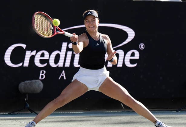 TENNIS 2026: Credit One Charleston Open APRIL 03 April 3, 2026: Iva Jovic (USA) defeated Anna Kalinskaya (RUS) 6-3, 6-4 at the Credit One Charleston Open being played at Credit One Staduim in Charleston, South Carolina USA Ã‚ÂLeslie Billman Tennisclix (Credit Image: Â Leslie Billman Cal Media) Charleston South Carolina USA EDITORIAL USE ONLY Copyright: xx ZUMA-20260403_zma_c04_076.jpg LesliexBillmanx csmphotothree485143