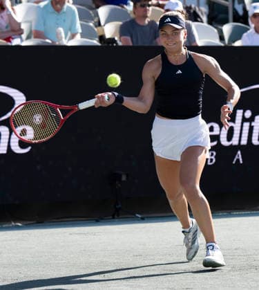 April 3, 2026: Iva Jovic (USA) defeated Anna Kalinskaya (RUS) 6-3, 6-4 at the Credit One Charleston Open being played at Credit One Staduim in Charleston, South Carolina USA Ã‚ Tennisclix Charleston USA - ZUMAc04_ 20260403_zma_c04_087 Copyright: xLesliexBillmanx