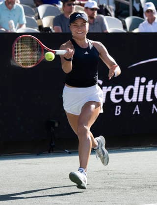 April 3, 2026: Iva Jovic (USA) defeated Anna Kalinskaya (RUS) 6-3, 6-4 at the Credit One Charleston Open being played at Credit One Staduim in Charleston, South Carolina USA Ã‚ Tennisclix Charleston USA - ZUMAc04_ 20260403_zma_c04_092 Copyright: xLesliexBillmanx