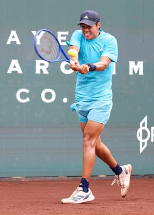 HOUSTON, TX - APRIL 03: Learner Tien (USA) in action during the singles quarterfinals of the Men™s Clay Court Championship on April 3, 2026 at River Oaks Country Club in Houston, Texas. (Photo by Leslie Plaza Johnson Icon Sportswire) TENNIS: APR 03 US Men s Clay Court Championship EDITORIAL USE ONLY Icon260403069