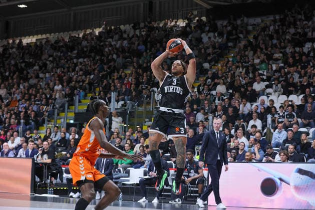 03 Carsen EDWARDS Virtus Bologna Match BASKETBALL - EUROLEAGUE Virtus Bologna vs Valencia Basket 03-04-2026 00 Brancou Badio Valencia Basket Match BASKETBALL - EUROLEAGUE Virtus Bologna vs Valencia Basket 03-04-2026 during Virtus Bologna vs Valencia BC, Basketball Euroleague match in Bologna, Italy, April 03 2026  Copyright: xValentinoxOrsini IPAxSportx xipa-agency.netx xx IPA_73742130 IPA_Agency_IPA73742130