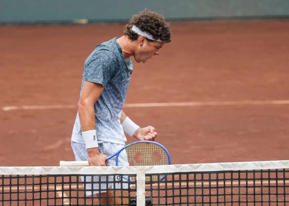 HOUSTON, TX - APRIL 03: Ben Shelton (USA) reacts during the singles quarterfinals of the Men™s Clay Court Championship on April 3, 2026 at River Oaks Country Club in Houston, Texas. (Photo by Leslie Plaza Johnson Icon Sportswire) TENNIS: APR 03 US Men s Clay Court Championship EDITORIAL USE ONLY Icon260403090