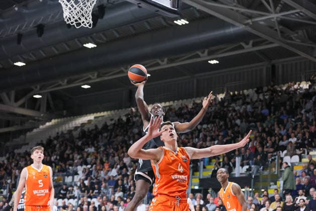 07 Saliou Niang Virtus Bologna Match BASKETBALL - EUROLEAGUE Virtus Bologna vs Valencia Basket 03-04-2026 04 Jaime Pradilla Valencia Basket Match BASKETBALL - EUROLEAGUE Virtus Bologna vs Valencia Basket 03-04-2026 during Virtus Bologna vs Valencia BC, Basketball Euroleague match in Bologna, Italy, April 03 2026  Copyright: xValentinoxOrsini IPAxSportx xipa-agency.netx xx IPA_73742134 IPA_Agency_IPA73742134