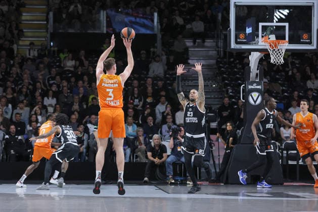 03v Nate Reuvers Valencia Basket Match BASKETBALL - EUROLEAGUE Virtus Bologna vs Valencia Basket 03-04-2026 during Virtus Bologna vs Valencia BC, Basketball Euroleague match in Bologna, Italy, April 03 2026  Copyright: xValentinoxOrsini IPAxSportx xipa-agency.netx xx IPA_73742136 IPA_Agency_IPA73742136