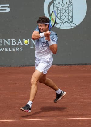 HOUSTON, TX - APRIL 03: Ben Shelton (USA) in action during the singles quarterfinals of the Men™s Clay Court Championship on April 3, 2026 at River Oaks Country Club in Houston, Texas. (Photo by Leslie Plaza Johnson Icon Sportswire) TENNIS: APR 03 US Men s Clay Court Championship EDITORIAL USE ONLY Icon260403119
