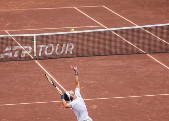 HOUSTON, TX - APRIL 03: Thiago Agustin Tirante (ARG) serves the ball during the singles quarterfinals of the Men™s Clay Court Championship on April 3, 2026 at River Oaks Country Club in Houston, Texas. (Photo by Leslie Plaza Johnson Icon Sportswire) TENNIS: APR 03 US Men s Clay Court Championship EDITORIAL USE ONLY Icon260403121