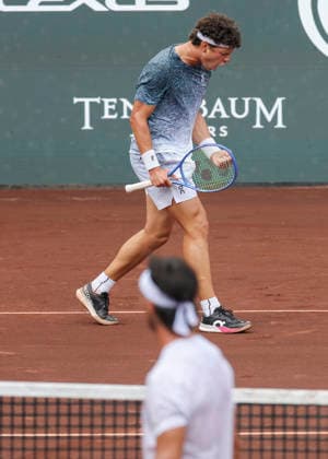 HOUSTON, TX - APRIL 03: Ben Shelton (USA) reacts during the singles quarterfinals of the Men™s Clay Court Championship on April 3, 2026 at River Oaks Country Club in Houston, Texas. (Photo by Leslie Plaza Johnson Icon Sportswire) TENNIS: APR 03 US Men s Clay Court Championship EDITORIAL USE ONLY Icon260403136