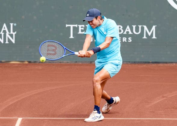 HOUSTON, TX - APRIL 03: Learner Tien (USA) in action during the singles quarterfinals of the Men™s Clay Court Championship on April 3, 2026 at River Oaks Country Club in Houston, Texas. (Photo by Leslie Plaza Johnson Icon Sportswire) TENNIS: APR 03 US Men s Clay Court Championship EDITORIAL USE ONLY Icon260403010