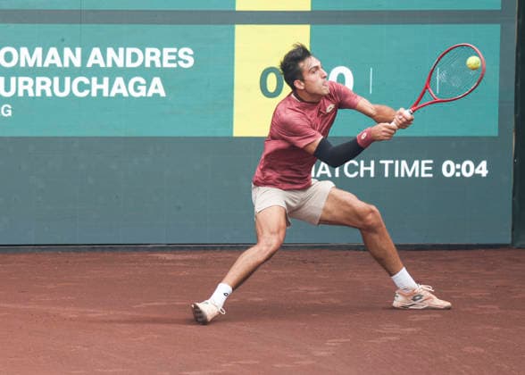 HOUSTON, TX - APRIL 03: Roman Andres Burruchaga (ARG) in action during the singles quarterfinals of the Men™s Clay Court Championship on April 3, 2026 at River Oaks Country Club in Houston, Texas. (Photo by Leslie Plaza Johnson Icon Sportswire) TENNIS: APR 03 US Men s Clay Court Championship EDITORIAL USE ONLY Icon260403026