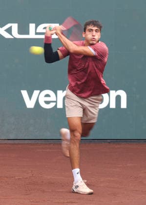 HOUSTON, TX - APRIL 03: Roman Andres Burruchaga (ARG) in action during the singles quarterfinals of the Men™s Clay Court Championship on April 3, 2026 at River Oaks Country Club in Houston, Texas. (Photo by Leslie Plaza Johnson Icon Sportswire) TENNIS: APR 03 US Men s Clay Court Championship EDITORIAL USE ONLY Icon260403029