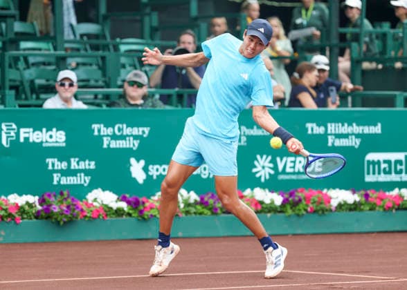 HOUSTON, TX - APRIL 03: Learner Tien (USA) in action during the singles quarterfinals of the Men™s Clay Court Championship on April 3, 2026 at River Oaks Country Club in Houston, Texas. (Photo by Leslie Plaza Johnson Icon Sportswire) TENNIS: APR 03 US Men s Clay Court Championship EDITORIAL USE ONLY Icon260403050