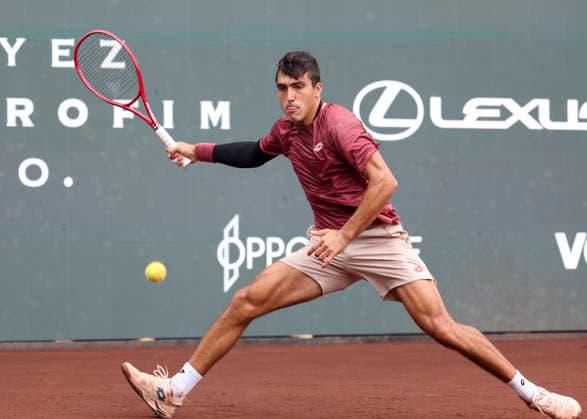 HOUSTON, TX - APRIL 03: Roman Andres Burruchaga (ARG) in action during the singles quarterfinals of the Men™s Clay Court Championship on April 3, 2026 at River Oaks Country Club in Houston, Texas. (Photo by Leslie Plaza Johnson Icon Sportswire) TENNIS: APR 03 US Men s Clay Court Championship EDITORIAL USE ONLY Icon260403055