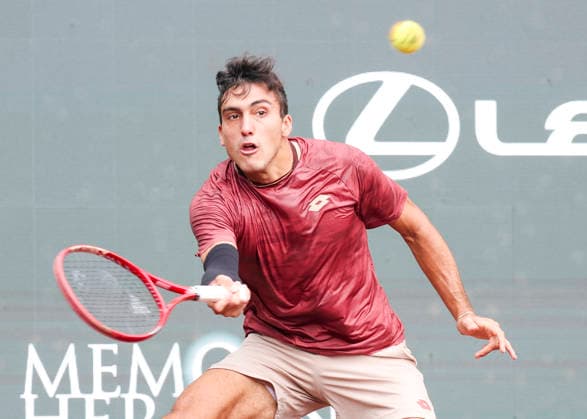 HOUSTON, TX - APRIL 03: Roman Andres Burruchaga (ARG) in action during the singles quarterfinals of the Men™s Clay Court Championship on April 3, 2026 at River Oaks Country Club in Houston, Texas. (Photo by Leslie Plaza Johnson Icon Sportswire) TENNIS: APR 03 US Men s Clay Court Championship EDITORIAL USE ONLY Icon260403058
