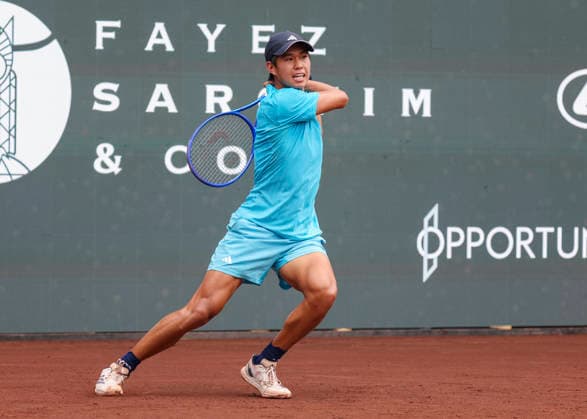 HOUSTON, TX - APRIL 03: Learner Tien (USA) in action during the singles quarterfinals of the Men™s Clay Court Championship on April 3, 2026 at River Oaks Country Club in Houston, Texas. (Photo by Leslie Plaza Johnson Icon Sportswire) TENNIS: APR 03 US Men s Clay Court Championship EDITORIAL USE ONLY Icon260403064