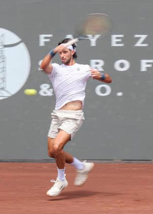HOUSTON, TX - APRIL 03: Thiago Agustin Tirante (ARG) in action during the singles quarterfinals of the Men™s Clay Court Championship on April 3, 2026 at River Oaks Country Club in Houston, Texas. (Photo by Leslie Plaza Johnson Icon Sportswire) TENNIS: APR 03 US Men s Clay Court Championship EDITORIAL USE ONLY Icon260403108