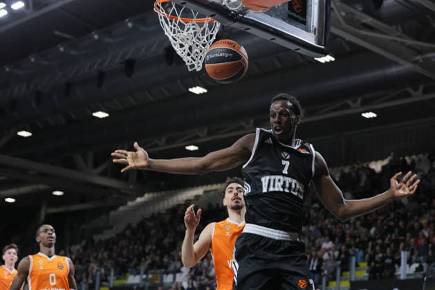 07 Saliou Niang Virtus Bologna Match BASKETBALL - EUROLEAGUE Virtus Bologna vs Valencia Basket 03-04-2026 schiacciata during Virtus Bologna vs Valencia BC, Basketball Euroleague match in Bologna, Italy, April 03 2026  Copyright: xValentinoxOrsini IPAxSportx xipa-agency.netx xx IPA_73742166 IPA_Agency_IPA73742166
