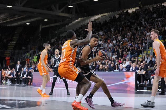 21 Derrick ALSTON JR. Virtus Bologna Match BASKETBALL - EUROLEAGUE Virtus Bologna vs Valencia Basket 03-04-2026 10 Omari Moore Valencia Basket Match BASKETBALL - EUROLEAGUE Virtus Bologna vs Valencia Basket 03-04-2026 during Virtus Bologna vs Valencia BC, Basketball Euroleague match in Bologna, Italy, April 03 2026  Copyright: xValentinoxOrsini IPAxSportx xipa-agency.netx xx IPA_73742173 IPA_Agency_IPA73742173