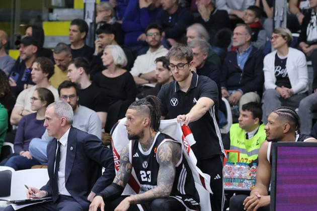 orenzo orsini fisioterapista Virtus Bologna Match BASKETBALL - EUROLEAGUE Virtus Bologna vs Valencia Basket 03-04-2026 23 Daniel HACKETT Virtus Bologna Match BASKETBALL - EUROLEAGUE Virtus Bologna vs Valencia Basket 03-04-2026 during Virtus Bologna vs Valencia BC, Basketball Euroleague match in Bologna, Italy, April 03 2026  Copyright: xValentinoxOrsini IPAxSportx xipa-agency.netx xx IPA_73742177 IPA_Agency_IPA73742177