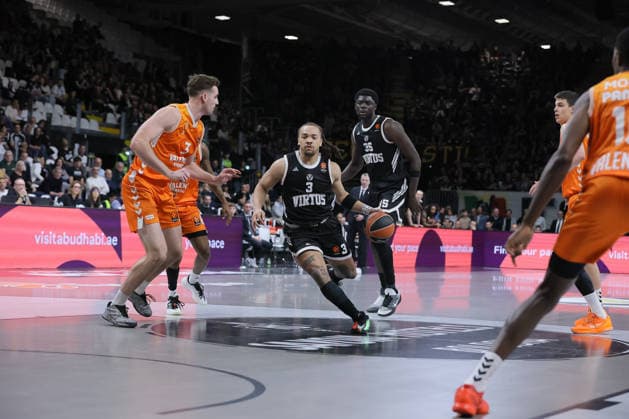 03 Carsen EDWARDS Virtus Bologna Match BASKETBALL - EUROLEAGUE Virtus Bologna vs Valencia Basket 03-04-2026 03v Nate Reuvers Valencia Basket Match BASKETBALL - EUROLEAGUE Virtus Bologna vs Valencia Basket 03-04-2026 during Virtus Bologna vs Valencia BC, Basketball Euroleague match in Bologna, Italy, April 03 2026  Copyright: xValentinoxOrsini IPAxSportx xipa-agency.netx xx IPA_73742185 IPA_Agency_IPA73742185