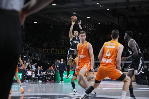03 Carsen EDWARDS Virtus Bologna Match BASKETBALL - EUROLEAGUE Virtus Bologna vs Valencia Basket 03-04-2026 during Virtus Bologna vs Valencia BC, Basketball Euroleague match in Bologna, Italy, April 03 2026  Copyright: xValentinoxOrsini IPAxSportx xipa-agency.netx xx IPA_73742186 IPA_Agency_IPA73742186