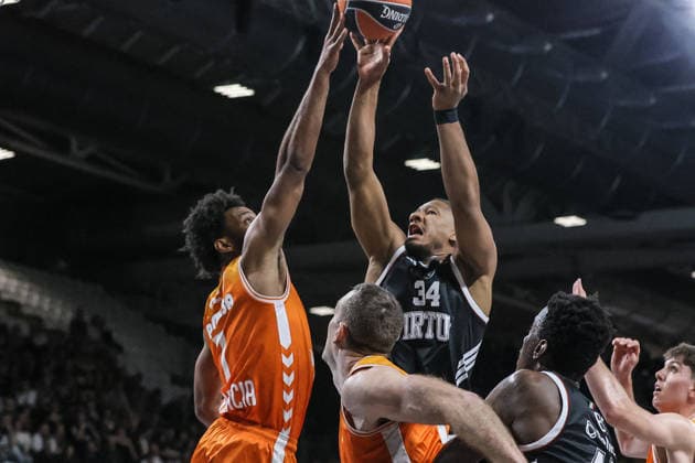 BASKET - Euroleague - Virtus Bologna vs Valencia BC 34 Jallow Karim Virtus Bologna Match BASKETBALL - EUROLEAGUE Virtus Bologna vs Valencia Basket 03-04-2026 07v Braxton Key Valencia Basket Match BASKETBALL - EUROLEAGUE Virtus Bologna vs Valencia Basket 03-04-2026 stoppata during Virtus Bologna vs Valencia BC, Basketball Euroleague match in Bologna, Italy, April 03 2026 Bologna Italy  Copyright: xIPAxSport ABACAx