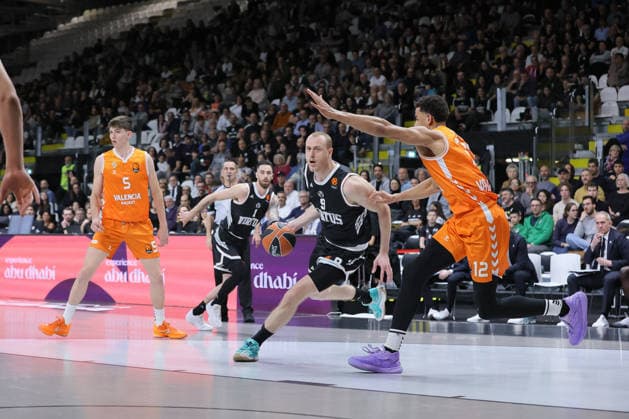 BASKET - Euroleague - Virtus Bologna vs Valencia BC 09 Alen SMAILAGIC Virtus Bologna Match BASKETBALL - EUROLEAGUE Virtus Bologna vs Valencia Basket 03-04-2026 12 Neal Sako Valencia Basket Match BASKETBALL - EUROLEAGUE Virtus Bologna vs Valencia Basket 03-04-2026 during Virtus Bologna vs Valencia BC, Basketball Euroleague match in Bologna, Italy, April 03 2026 Bologna Italy  Copyright: xIPAxSport ABACAx
