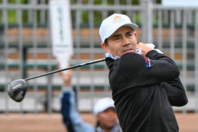 SAN ANTONIO, TX - APRIL 03: Camilo Villegas (COL) watches his tee shot on 1 during the second round of the Valero Texas Open on April 3, 2026, at the AT&T Oaks Course at TPC San Antonio, San Antonio, Texas. (Photo by Ken Murray Icon Sportswire) GOLF: APR 03 PGA, Golf Herren Valero Texas Open EDITORIAL USE ONLY Icon2604030022