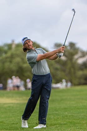SAN ANTONIO, TX - APRIL 03: Tommy Fleetwood (ENG) watches his approach shot on 10 during the second round of the Valero Texas Open on April 3, 2026, at the AT&T Oaks Course at TPC San Antonio, San Antonio, Texas. (Photo by Ken Murray Icon Sportswire) GOLF: APR 03 PGA, Golf Herren Valero Texas Open EDITORIAL USE ONLY Icon2604030352