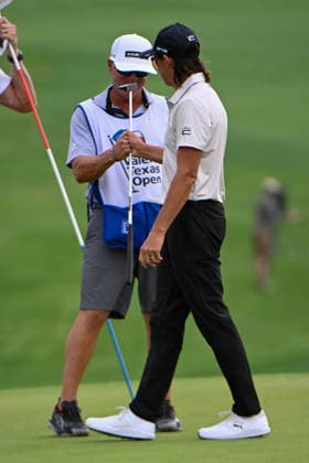 SAN ANTONIO, TX - APRIL 03: Rickie Fowler (USA) fist bumps his caddie after sinking a long birdie putt on 10 during the second round of the Valero Texas Open on April 3, 2026, at the AT&T Oaks Course at TPC San Antonio, San Antonio, Texas. (Photo by Ken Murray Icon Sportswire) GOLF: APR 03 PGA, Golf Herren Valero Texas Open EDITORIAL USE ONLY Icon2604030362