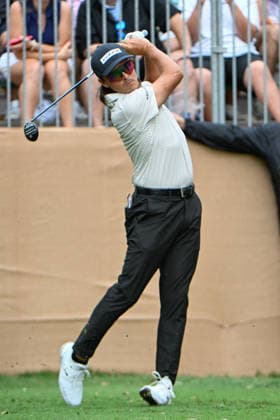 SAN ANTONIO, TX - APRIL 03: Rickie Fowler (USA) watches his tee shot on 17 during the second round of the Valero Texas Open on April 3, 2026, at the AT&T Oaks Course at TPC San Antonio, San Antonio, Texas. (Photo by Ken Murray Icon Sportswire) GOLF: APR 03 PGA, Golf Herren Valero Texas Open EDITORIAL USE ONLY Icon2604030452