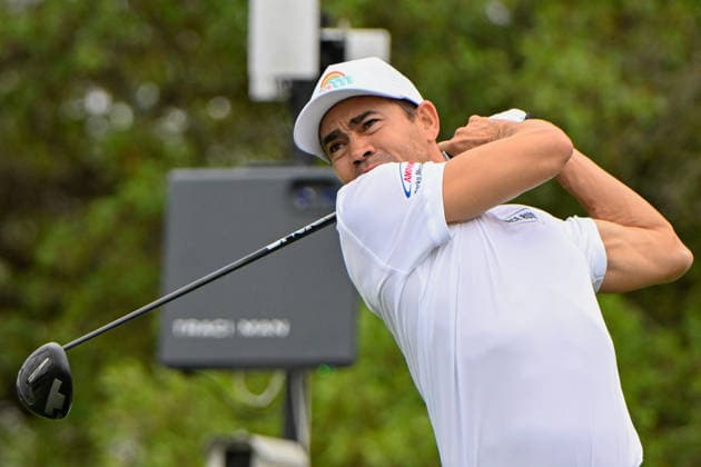 SAN ANTONIO, TX - APRIL 03: Camilo Villegas (COL) watches his tee shot on 2 during the second round of the Valero Texas Open on April 3, 2026, at the AT&T Oaks Course at TPC San Antonio, San Antonio, Texas. (Photo by Ken Murray Icon Sportswire) GOLF: APR 03 PGA, Golf Herren Valero Texas Open EDITORIAL USE ONLY Icon2604030062