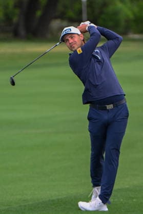 SAN ANTONIO, TX - APRIL 03: Kristoffer Reitan (NOR) watches his second shot on 2 during the second round of the Valero Texas Open on April 3, 2026, at the AT&T Oaks Course at TPC San Antonio, San Antonio, Texas. (Photo by Ken Murray Icon Sportswire) GOLF: APR 03 PGA, Golf Herren Valero Texas Open EDITORIAL USE ONLY Icon2604030072