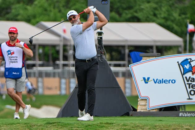 SAN ANTONIO, TX - APRIL 03: Paul Waring (ENG) watches his tee shot on 11 during the second round of the Valero Texas Open on April 3, 2026, at the AT&T Oaks Course at TPC San Antonio, San Antonio, Texas. (Photo by Ken Murray Icon Sportswire) GOLF: APR 03 PGA, Golf Herren Valero Texas Open EDITORIAL USE ONLY Icon2604030142