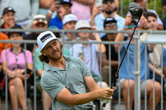 SAN ANTONIO, TX - APRIL 03: Tommy Fleetwood (ENG) watches his tee shot on 1 during the second round of the Valero Texas Open on April 3, 2026, at the AT&T Oaks Course at TPC San Antonio, San Antonio, Texas. (Photo by Ken Murray Icon Sportswire) GOLF: APR 03 PGA, Golf Herren Valero Texas Open EDITORIAL USE ONLY Icon2604030172