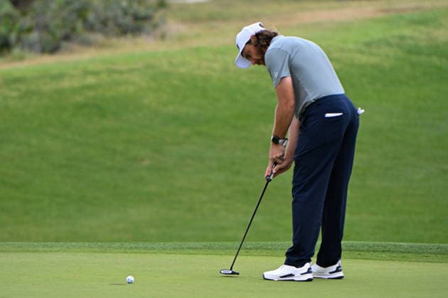SAN ANTONIO, TX - APRIL 03: Tommy Fleetwood (ENG) sinks his birdie putt on 11 during the second round of the Valero Texas Open on April 3, 2026, at the AT&T Oaks Course at TPC San Antonio, San Antonio, Texas. (Photo by Ken Murray Icon Sportswire) GOLF: APR 03 PGA, Golf Herren Valero Texas Open EDITORIAL USE ONLY Icon2604030392