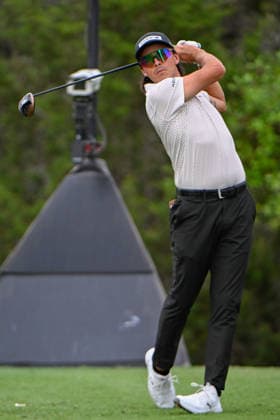SAN ANTONIO, TX - APRIL 03: Rickie Fowler (USA) watches his tee shot on 12 during the second round of the Valero Texas Open on April 3, 2026, at the AT&T Oaks Course at TPC San Antonio, San Antonio, Texas. (Photo by Ken Murray Icon Sportswire) GOLF: APR 03 PGA, Golf Herren Valero Texas Open EDITORIAL USE ONLY Icon2604030432