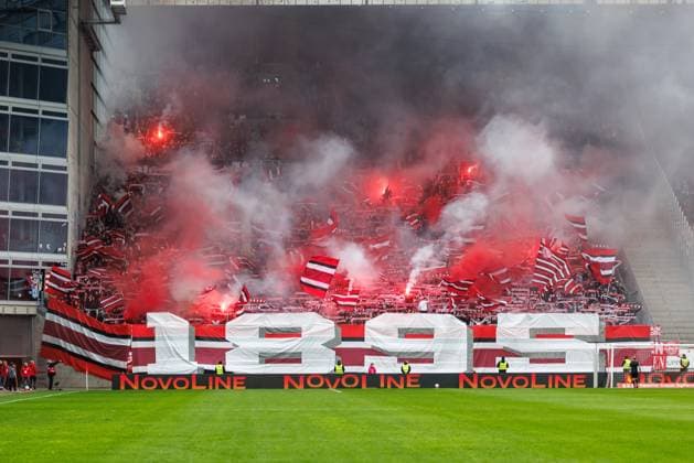 Fanblock Duesseldorf, 1 FC Kaiserslautern vs Fortuna Duesseldorf, Football, 2 Bundesliga, Matchday 28, Season 2025 2026, 04 04 2026 1 FC Kaiserslautern vs Fortuna Duesseldorf, Football, 2 Bundesliga, Matchday 28, Season 2025 2026, 04 04 2026 Copyright: xEibner-Pressefoto AlexanderxNeisx EP_ANS