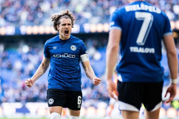 04 04 2026 Soccer, 2025 2026, 2 Bundesliga, Matchday 28, DSC Arminia Bielefeld SV Darmstadt 98 R Semir Telalovic Bielefeld celebrates after his goal to 1 1 with L Mael Corboz Bielefeld DFL REGULATIONS PROHIBIT ANY USE OF PHOTOGRAPHS AS IMAGE SEQUENCES AND OR QUASI VIDEO