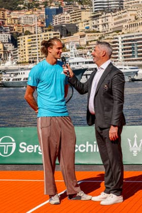 Avant le Rolex Monte-Carlo Masters 2026, Jannik Sinner et Alexander Zverev lors d une exhibition de mini-tennis animée sur la digue de la Station Maritime à Monaco, le 4 avril 2026. Claudia Albuquerque Bestimage Ahead of the Rolex Monte-Carlo Masters 2026, Jannik Sinner and Alexander Zverev during a lively mini-tennis exhibition on the seawall of the Maritime Station in Monaco, on April 4, 2026. Monte-Carlo  Copyright: xClaudiaxAlbuquerquex xBestimagexClaudiaxAlbuquerquex xBestimagex