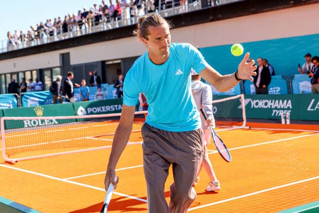 Avant le Rolex Monte-Carlo Masters 2026, Jannik Sinner et Alexander Zverev lors d une exhibition de mini-tennis animée sur la digue de la Station Maritime à Monaco, le 4 avril 2026. Claudia Albuquerque Bestimage Ahead of the Rolex Monte-Carlo Masters 2026, Jannik Sinner and Alexander Zverev during a lively mini-tennis exhibition on the seawall of the Maritime Station in Monaco, on April 4, 2026. Monte-Carlo  Copyright: xClaudiaxAlbuquerquex xBestimagexClaudiaxAlbuquerquex xBestimagex