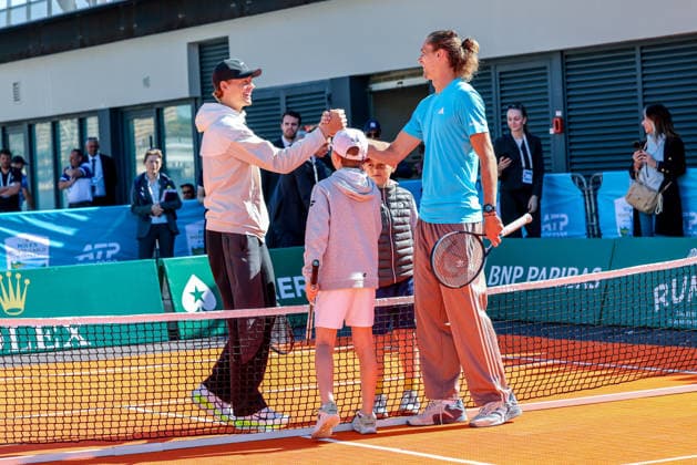 Avant le Rolex Monte-Carlo Masters 2026, Jannik Sinner et Alexander Zverev lors d une exhibition de mini-tennis animée sur la digue de la Station Maritime à Monaco, le 4 avril 2026. Claudia Albuquerque Bestimage Ahead of the Rolex Monte-Carlo Masters 2026, Jannik Sinner and Alexander Zverev during a lively mini-tennis exhibition on the seawall of the Maritime Station in Monaco, on April 4, 2026. Monte-Carlo  Copyright: xClaudiaxAlbuquerquex xBestimagexClaudiaxAlbuquerquex xBestimagex