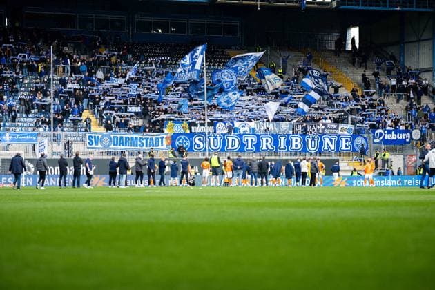 04 04 2026 Soccer, 2025 2026, 2 Bundesliga, 28 Matchday, DSC Arminia Bielefeld SV Darmstadt 98 Fans Darmstadt after the match with the team DFL REGULATIONS PROHIBIT ANY USE OF PHOTOGRAPHS AS IMAGE SEQUENCES AND OR QUASI VIDEO