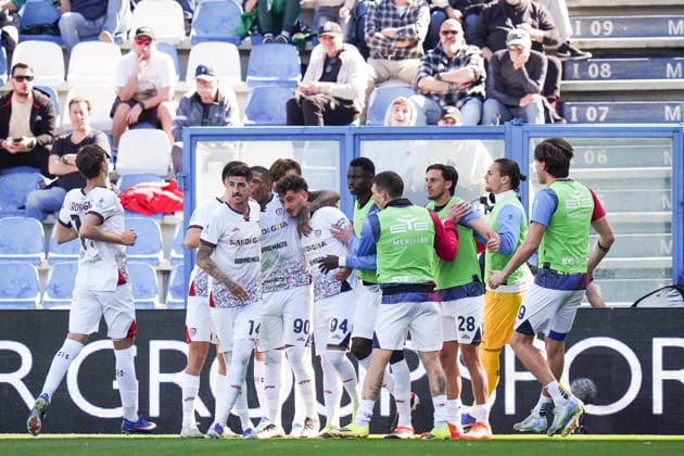 Cagliari s Sebastiano Esposito celebrates after scoring the 0-1 goal for his team during the Serie A soccer match between Sassuolo and Cagliari at the Mapei Stadium CittÃ del Tricolore in Reggio Emilia, north Italy - Saturday, April 4, 2026 - - Soccer -  Copyright: xMassimoxPaolone LaPressex