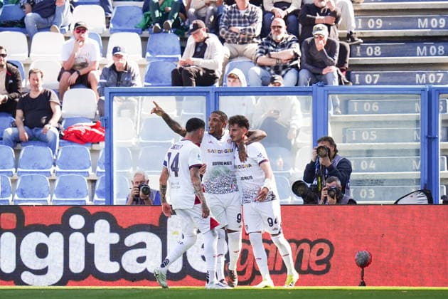 Cagliari s Sebastiano Esposito celebrates after scoring the 0-1 goal for his team during the Serie A soccer match between Sassuolo and Cagliari at the Mapei Stadium CittÃ del Tricolore in Reggio Emilia, north Italy - Saturday, April 4, 2026 - - Soccer -  Copyright: xMassimoxPaolone LaPressex