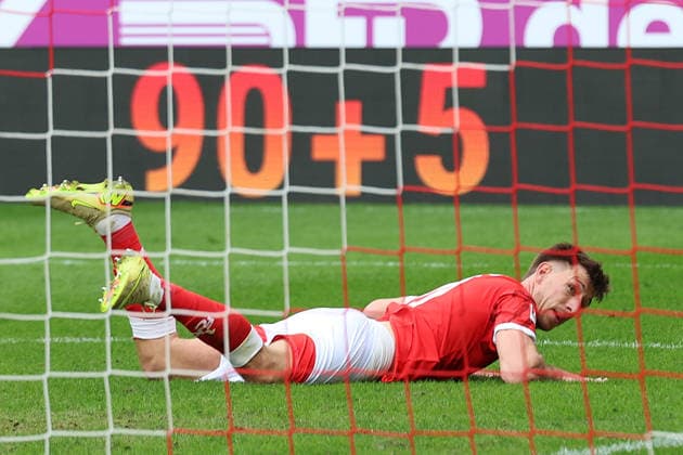 04 04 2026, xrekx, Fußball 2 Bundesliga, 1 FC Kaiserslautern Fortuna Düsseldorf v l Torjubel nach dem Tor zum celebrating the goal celebrate 3 0 durch Daniel Hanslik 1 FC Kaiserslautern DFL DFB REGULATIONS PROHIBIT ANY USE OF PHOTOGRAPHS as IMAGE SEQUENCES and or QUASI VIDEO Kaiserslautern