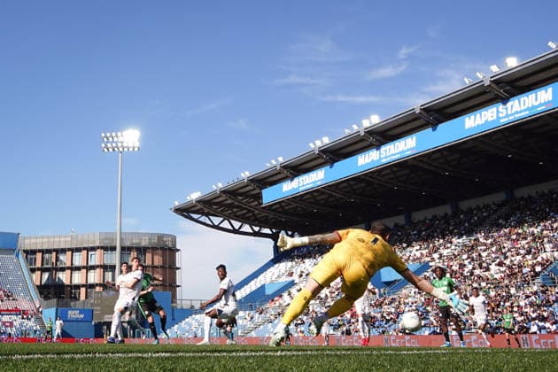 SassuoloÕs Andrea Pinamonti goal 2-1 during the Serie A soccer match between Sassuolo and Cagliari at the Mapei Stadium Cittˆ del Tricolore in Reggio Emilia, north Italy - Saturday, April 4, 2026 - - Soccer -  Copyright: xMassimoxPaolone LaPressex
