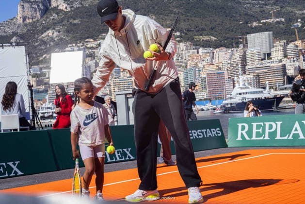 La 119Âª edizione del Rolex Monte-Carlo Masters e stata ufficialmente inaugurata nel cuore del Principato di Monaco. Il numero 2 del mondo Jannik Sinner e il numero 4 Alexander Zverev hanno deliziato gli spettatori con una mini-esibizione di tennis sul lungomare, di fronte allo Yacht Club de Monaco Sabato 4 aprile 2026  Copyright: xArthurxGustin LaPressex