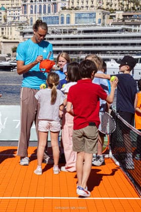 La 119Âª edizione del Rolex Monte-Carlo Masters e stata ufficialmente inaugurata nel cuore del Principato di Monaco. Il numero 2 del mondo Jannik Sinner e il numero 4 Alexander Zverev hanno deliziato gli spettatori con una mini-esibizione di tennis sul lungomare, di fronte allo Yacht Club de Monaco Sabato 4 aprile 2026  Copyright: xArthurxGustin LaPressex